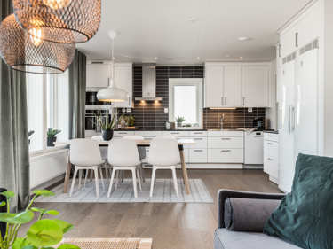 Bilde av stue og kjøkken i huset Åse