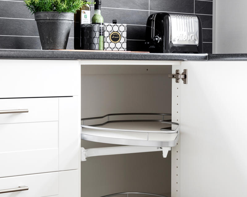 Bilde av uttrekkbart hjørneskap på kjøkken
