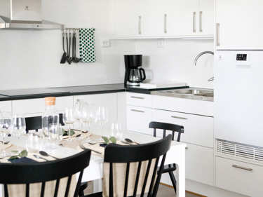 Bilde av kjøkken med opphøyd oppvaskmaskin i huset Alvar