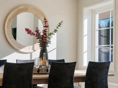 Bilde av spisebordet i huset Astrid