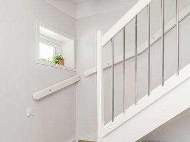 Bilde av liggende dekorvindu i trapp