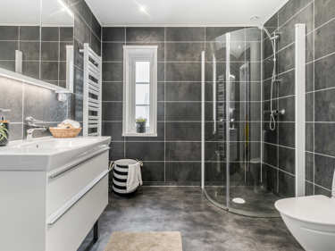 Bilde av baderom i huset Henrik