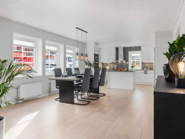 Bilde av spisestue og kjøkken i huset Edvard