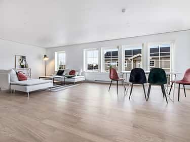 Bilde av stue og spisestue i huset Linnea