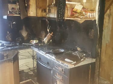 Fotografi av barndomshjemmet som brant opp