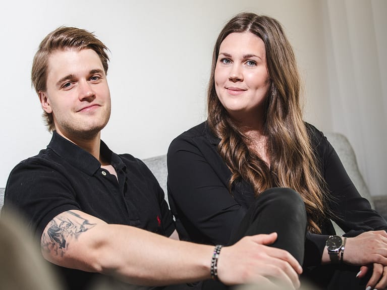 Bilde av Rebecca og Andreas i sitt nye Älvsbyhus